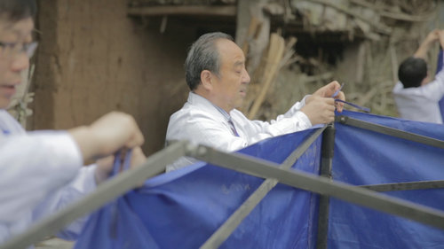 郑州痛风风湿病医院专家王怀庆责任驱使他立即参与到“风湿村”的援助 郑州痛风风湿病医院专家王怀庆责任驱使他立即参与到“风湿村”的援助