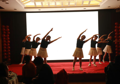 郑州痛风风湿病医院2019年新春联欢晚会”圆满落幕! 不忘初心 继续前行 我院“新梦想·新辉煌-2019年新春联欢晚会”圆满落幕!