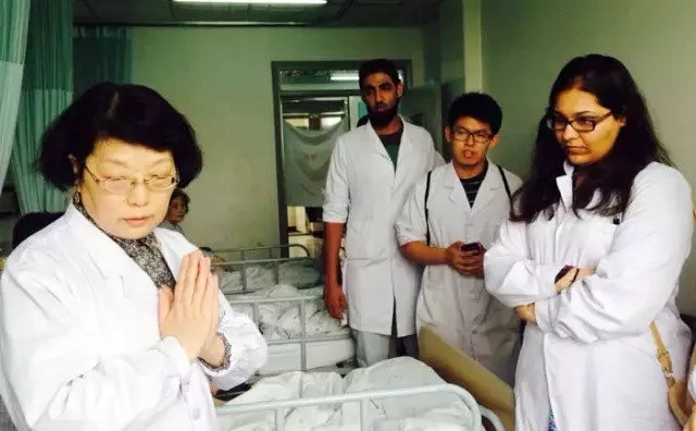 首都医科大学宣武医院风湿免疫科主任 李小霞主任医师/教授/博士(硕士)生导师 首都医科大学宣武医院风湿免疫科主任 李小霞主任医师/教授/博士(硕士)生导师