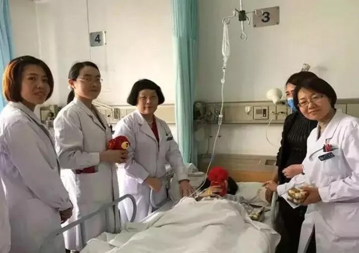 首都医科大学宣武医院风湿免疫科主任 李小霞主任医师/教授/博士(硕士)生导师 首都医科大学宣武医院风湿免疫科主任 李小霞主任医师/教授/博士(硕士)生导师