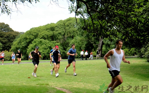 夏季跑步如何防抽筋 夏季跑步如何防抽筋