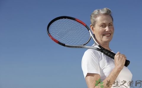 打羽毛球如何预防手臂受伤